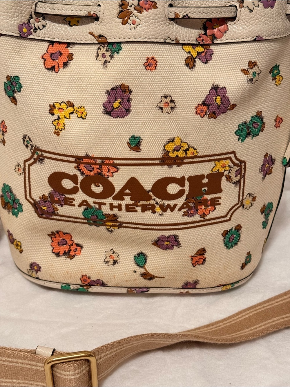 Coach Field Bucket Bag with Cross Stitch Floral Print - Chalk Multi - Picture 5 of 16